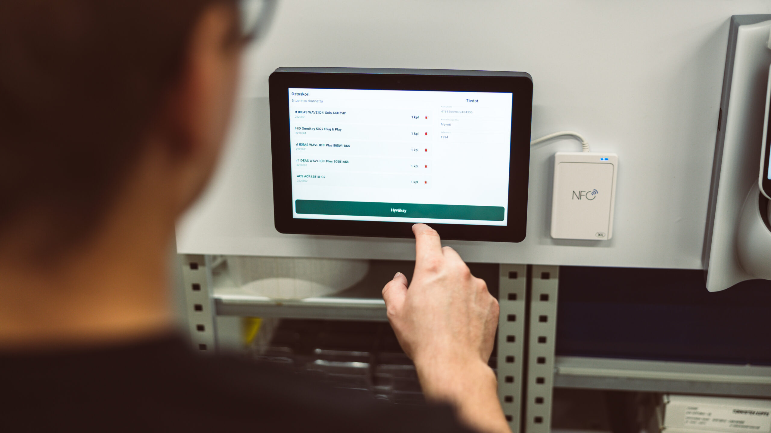 Simple Cabinet tarjoaa kattavasti tietoa